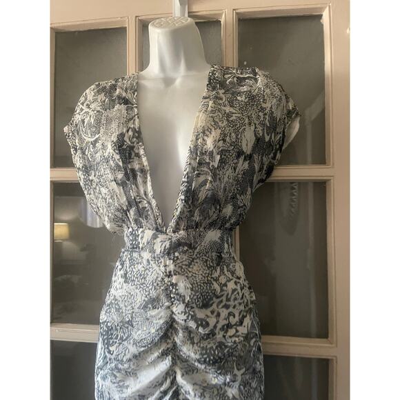 New Rococo Sand Ruched Dress - Picture 4 of 7